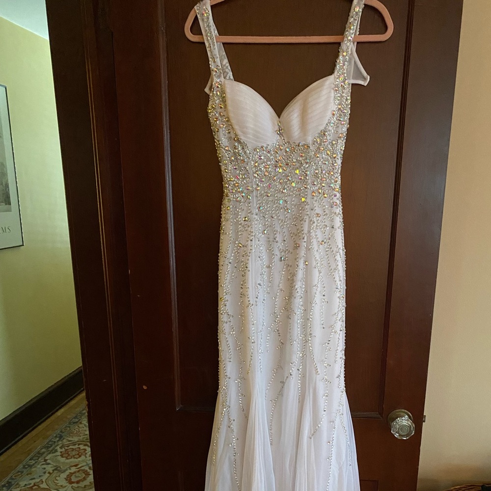 PROM DRESS white figure hugging dress with gorgeous sequin detail